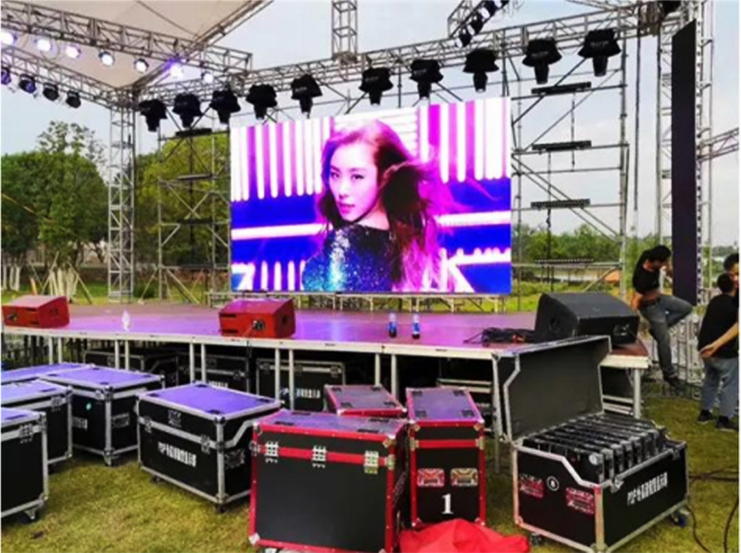 Outdoor Multicolor LED Wall Hire , Thickness 80mm LED Screens For Events